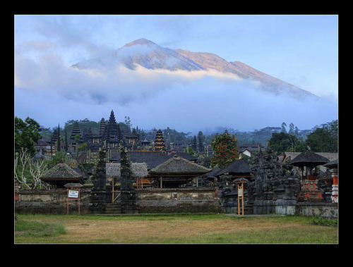 Фотография Индонезии. Храм под небесами